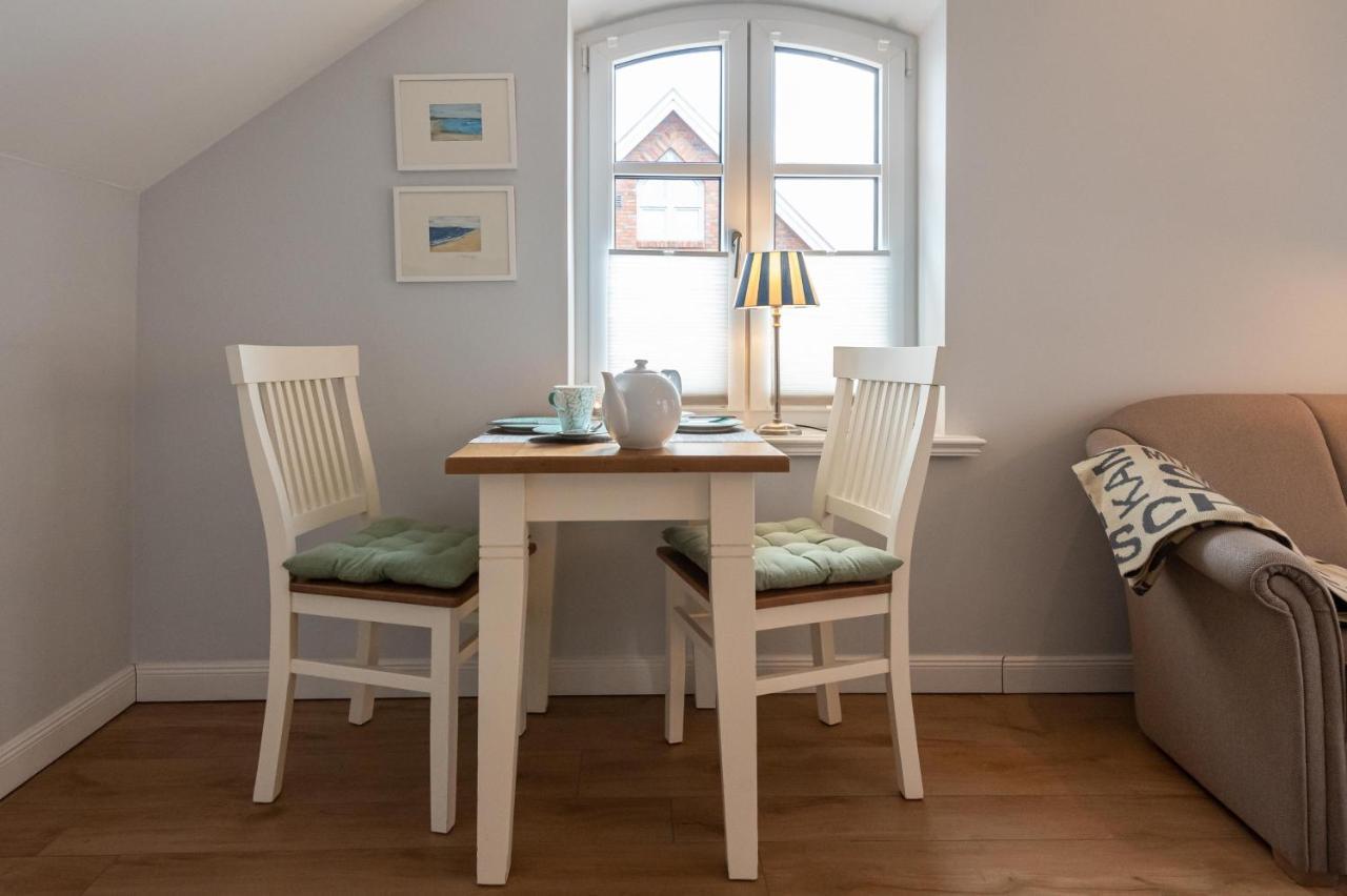 Stadtjuwel, App. 3 * Westerland